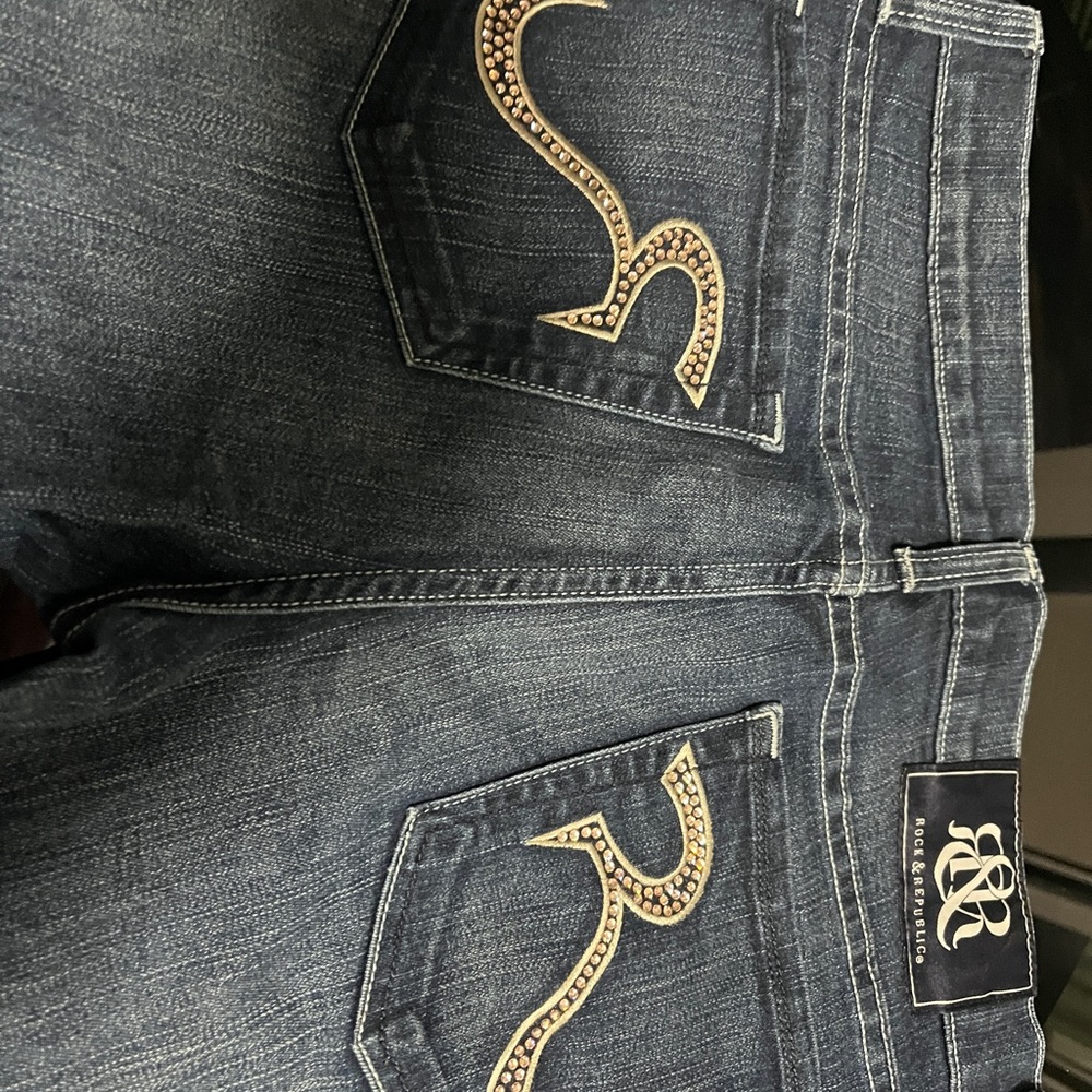 Rock & Republic medium wash small Swarovski embellished pockets - Picture 2 of 8